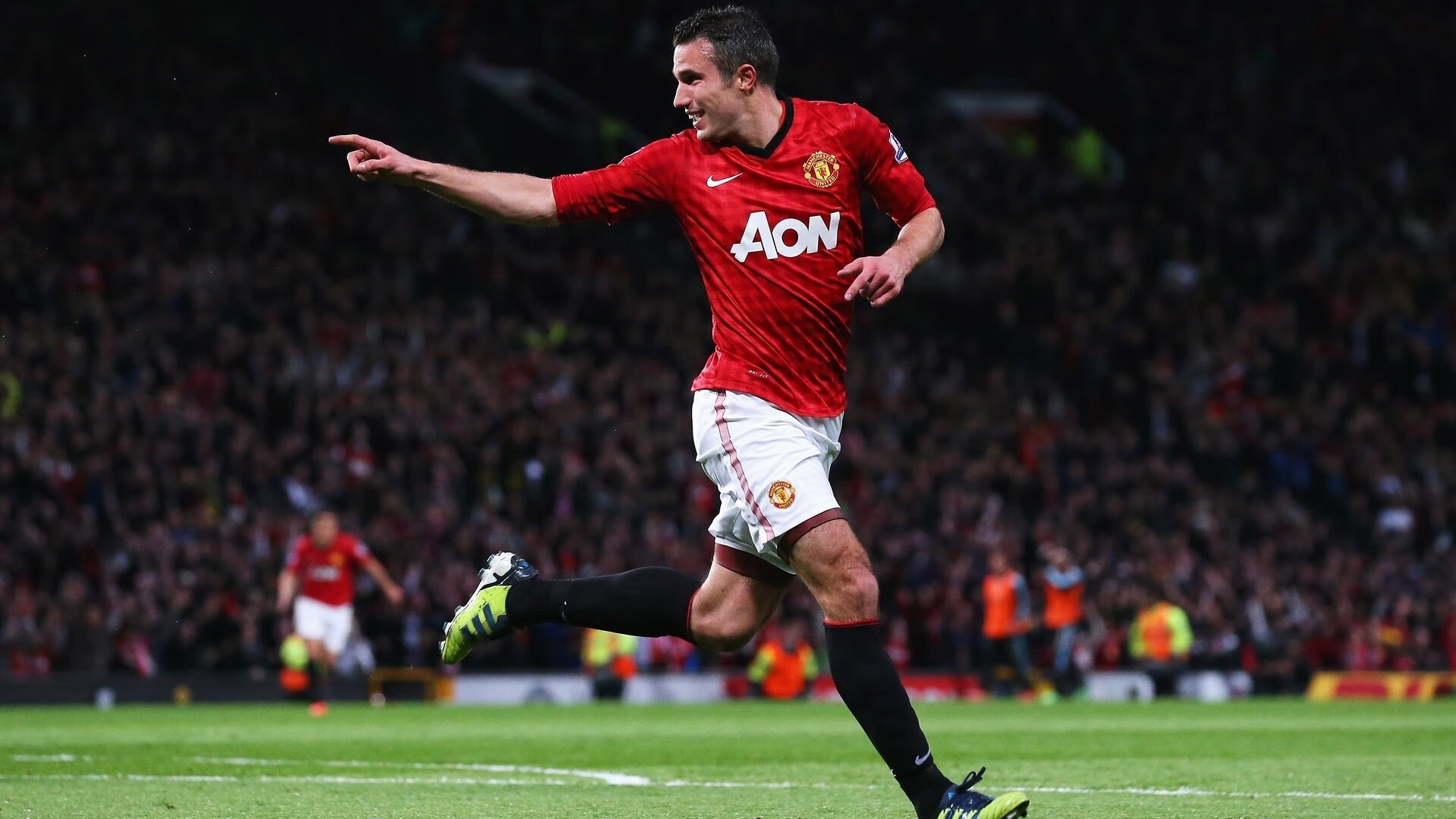 智能机器人训练助力乒乓球选手提高反应速度，机器人辅助乒乓球运动员进行训练